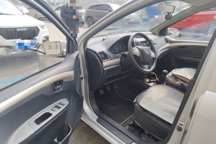 Used FAW Weizhi V5 2014 1.5L Manual Entry-Level Model
