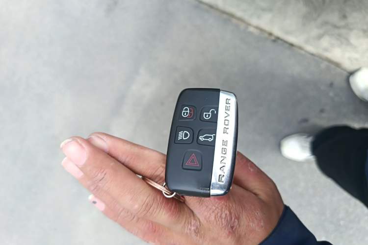 Used Land Rover Range Sport 2013 5.0 NA V8 HSE Vehicle Key