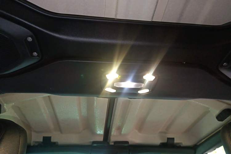 Used Jeep Wrangler 2019 2.0T Sahara 4-Door Version China V Standard Headliner