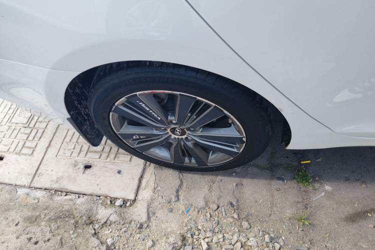 Used Hyundai Mistra 2016 1.8L Automatic Deluxe DLX Model Right Rear Wheel Hub