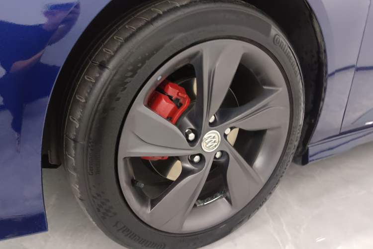 Used Buick Regal 2020 GS 28T Elite Model Left Front Wheel Hub