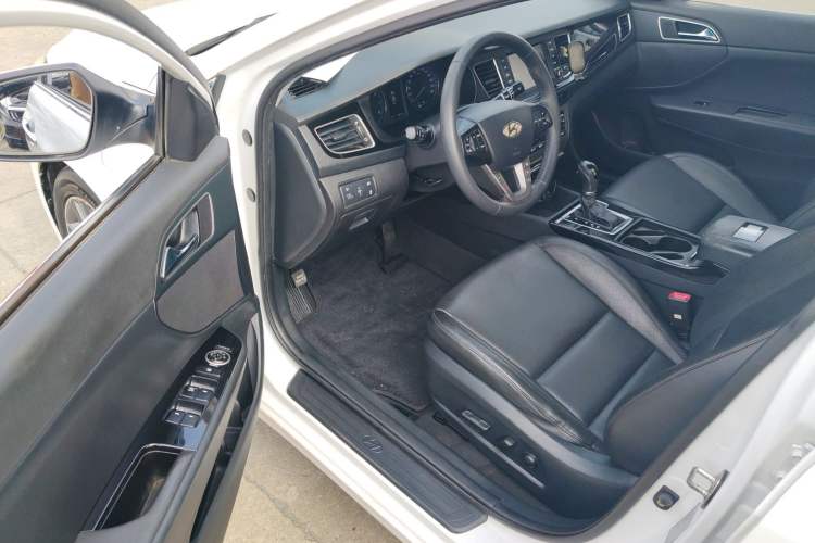 Used Hyundai Mistra 2016 1.8L Automatic Deluxe DLX Model Driver Seat