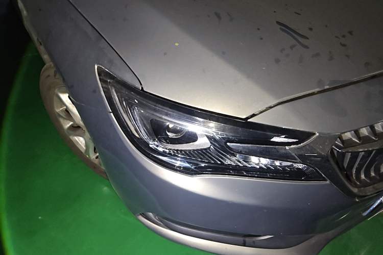 Used Buick GL6 2018 18T 6-Seater Luxury Model Right Front Headlight