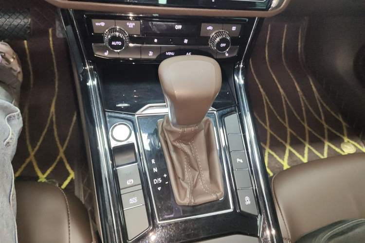 Used Volkswagen Phideon 2021 380TSI Luxury Edition
