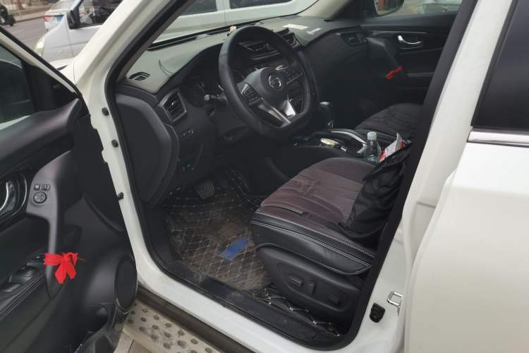 Used Nissan X-Trail 2019 2.0L CVT Smart Connect Comfort Edition 2WD Left Front Seat