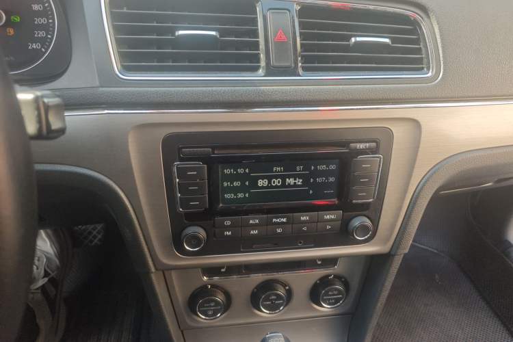 Used Volkswagen Lavida 2013 1.4TSI DSG Luxury Edition