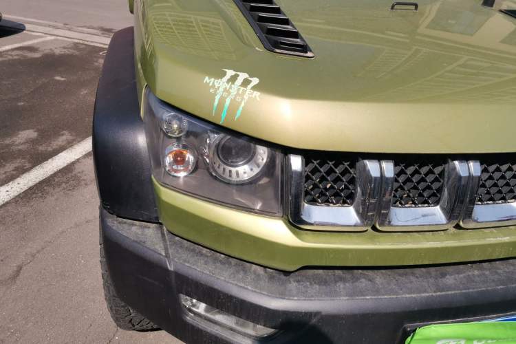 Used BAIC Off-Road BJ40 2016 40L 2.3T Automatic All-Wheel Drive Premium Edition Right Front Headlight