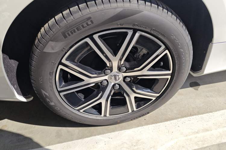 Used Volvo S60 2025 B4 Zhiyi Luxury Edition