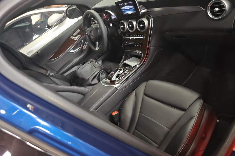 Used Mercedes-Benz GLC 2016 GLC 260 4MATIC Luxury Model
