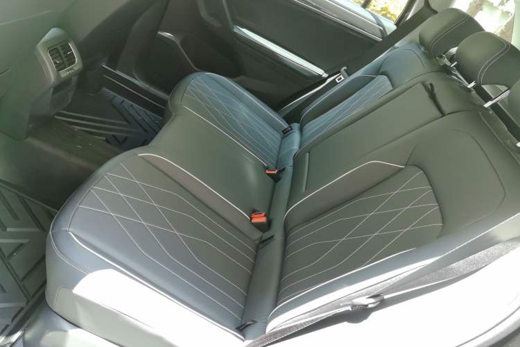 Used Volkswagen Tiguan L 2025 Model, Outstanding Version, 300TSI Automatic Two-Wheel Drive Longteng Edition