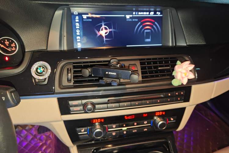 Used BMW 5 Series 2011 523Li Leading Model Audio And AC Panel