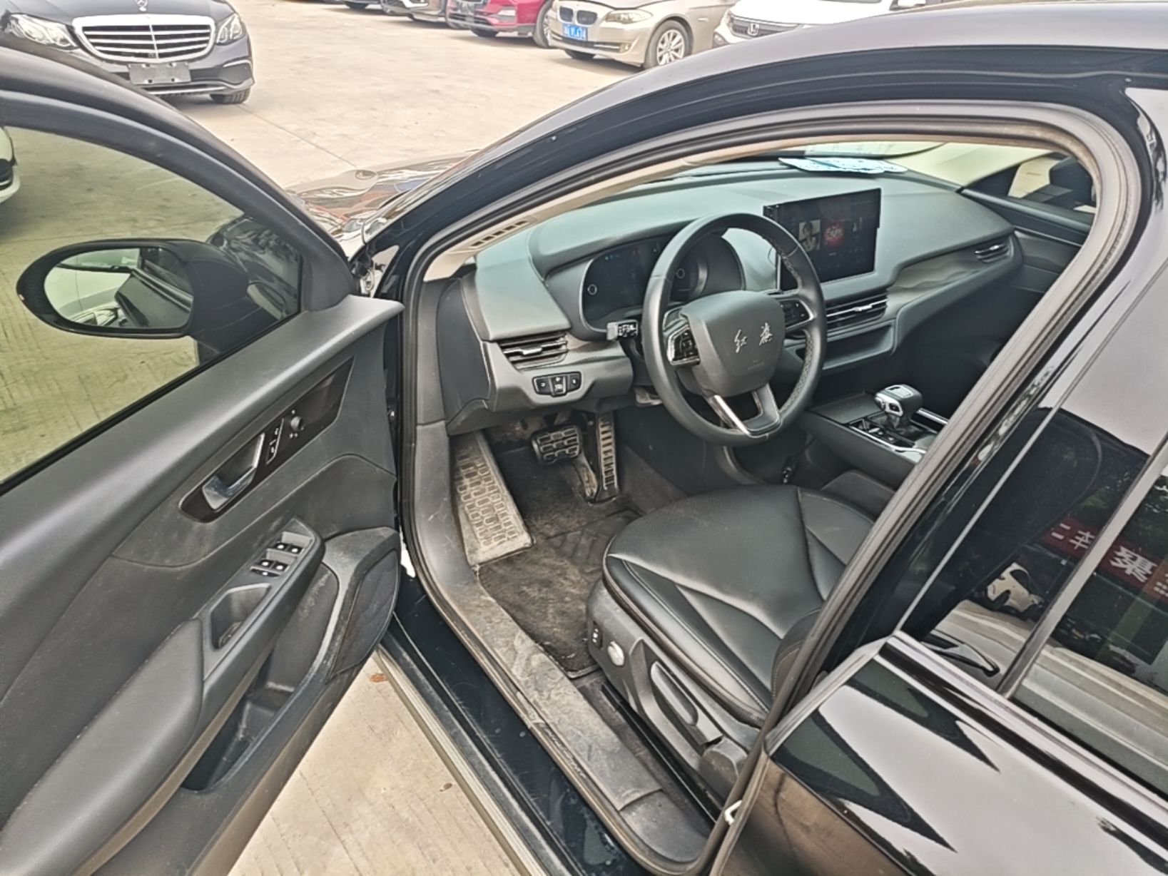 Hongqi E-QM5 2023 Revised Version Basic Travel Edition — снимка 18