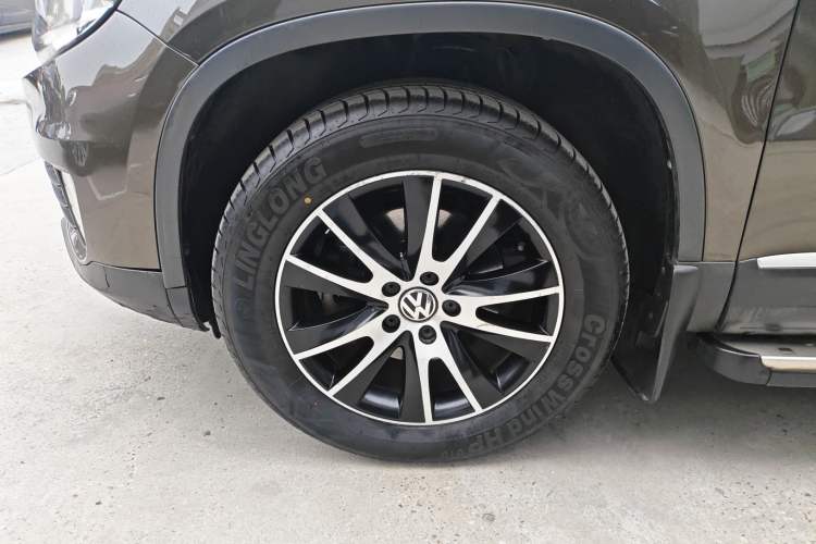 Used Volkswagen Tiguan L 2015 1.8TSI Automatic Two-Wheel Drive Luxury Model