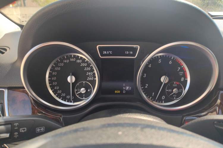 Used Mercedes-Benz M-Class 2014 ML 400 4MATIC Luxury Model