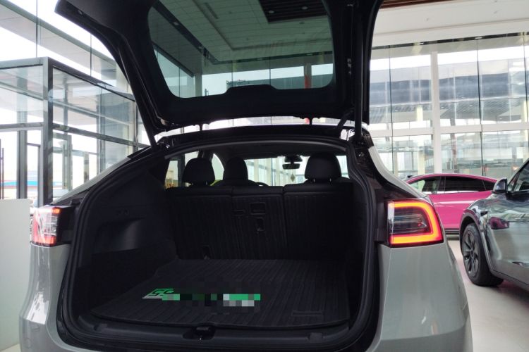 Used Tesla Model Y 2023 Rear-Wheel-Drive Version