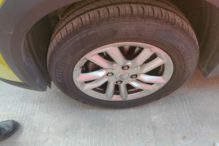 Used Wuling Alvez 2022 1.5L Manual Comfort Version Exterior 7