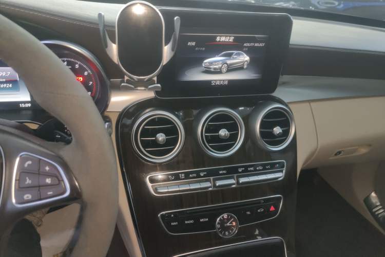 Used Mercedes-Benz C-Class 2015 Facelift C 180 L