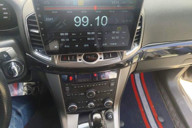 Used Chevrolet Captiva 2015 2.4L 4x4 Flagship Edition 7-Seater
