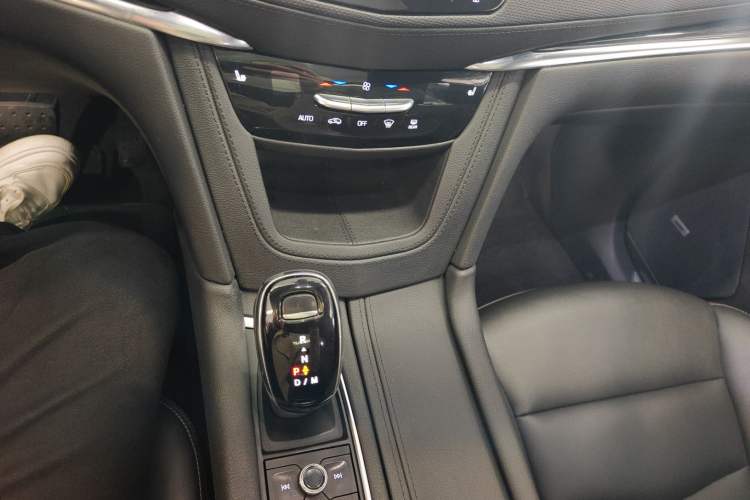 Used Cadillac XT5 2021 28T Luxury Model
