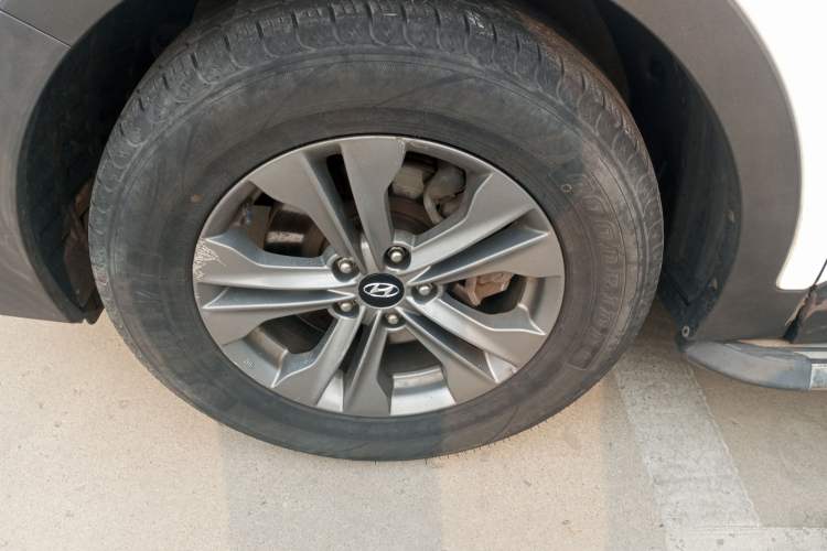 Used Hyundai Santa Fe 2013 2.4L Automatic 2WD Comfort Edition