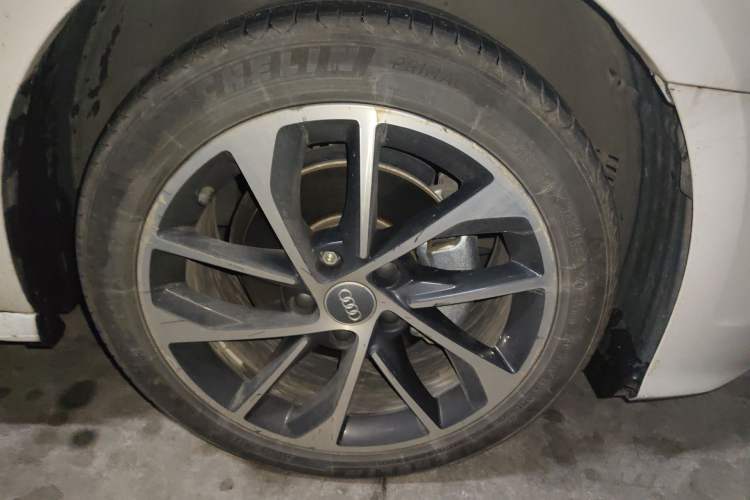 Used Audi A3 2021 A3L Limousine 35 TFSI Progressive Sport Edition Right Front Wheel Hub