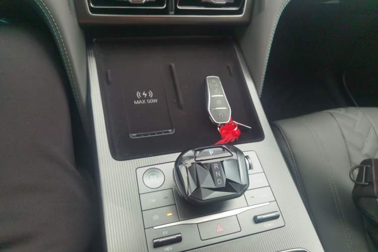 Used BYD Song L DM-i 2025 Intelligent Driving Version 112 km Beyond-Range Type Gear Lever