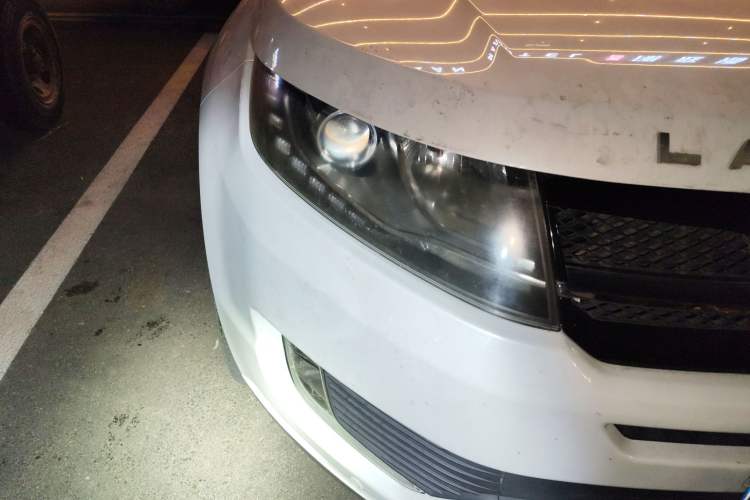 Used Land X7 2015 2.0T Panoramic Prestige Edition Right Front Headlight