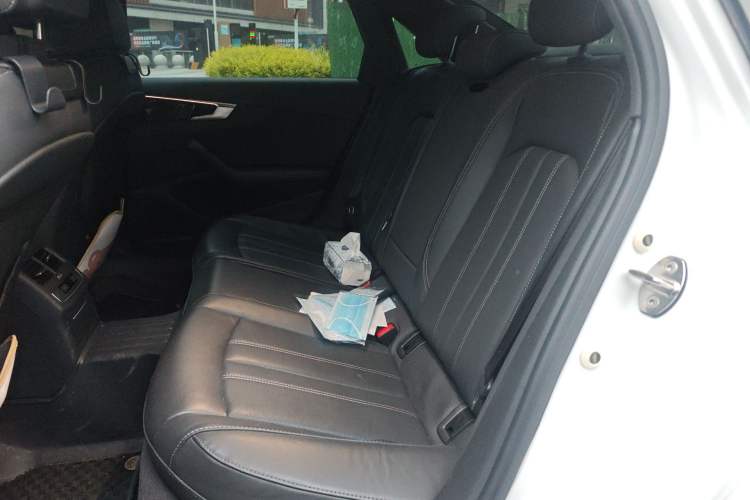 Used Audi A4L 2023 40 TFSI Bang & Olufsen Starry Night Edition
