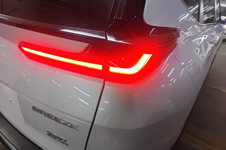 Used Honda Breeze 2021 240TURBO CVT Front-Wheel Drive Elite Edition
