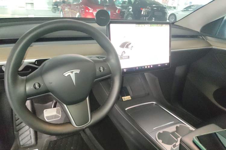 Used Tesla Model Y 2022 Rear-Wheel-Drive Version Center Console