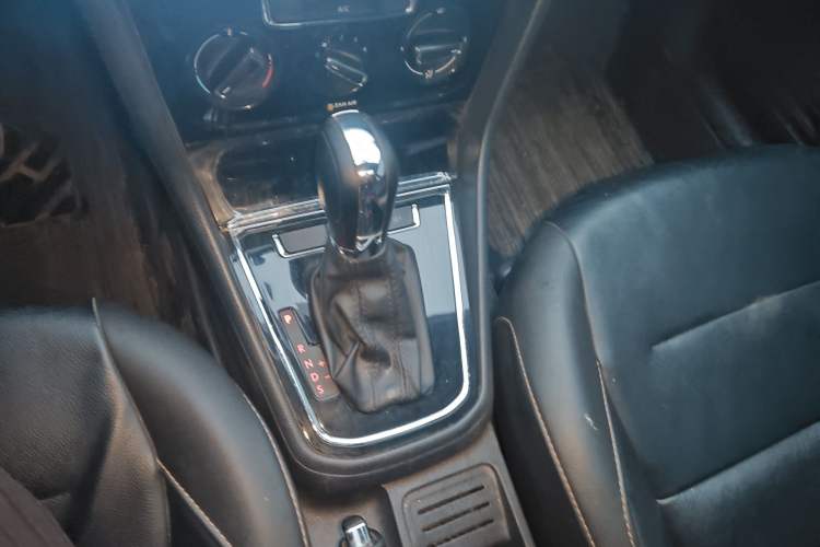 Used Volkswagen Bora 2018 1.5L Automatic Comfort Model Gear Lever