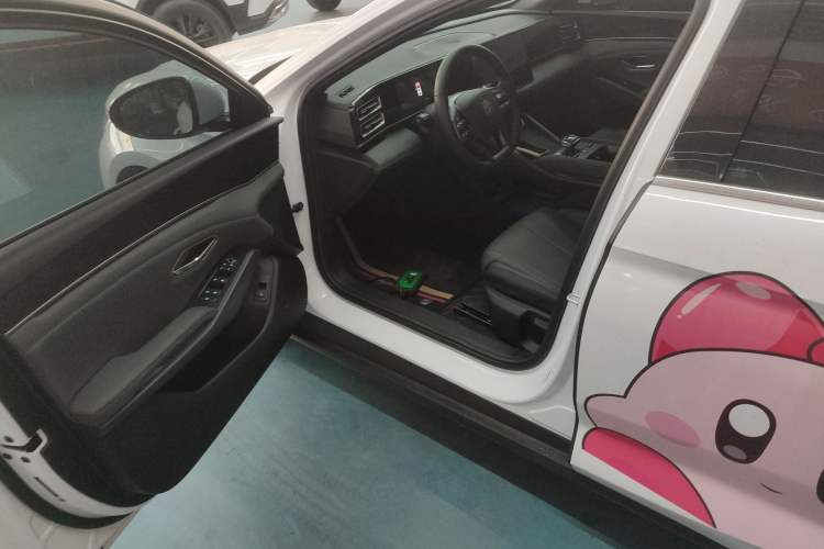 Used BYD Qin L 2025 DM-i Smart Drive 80KM Leading Model