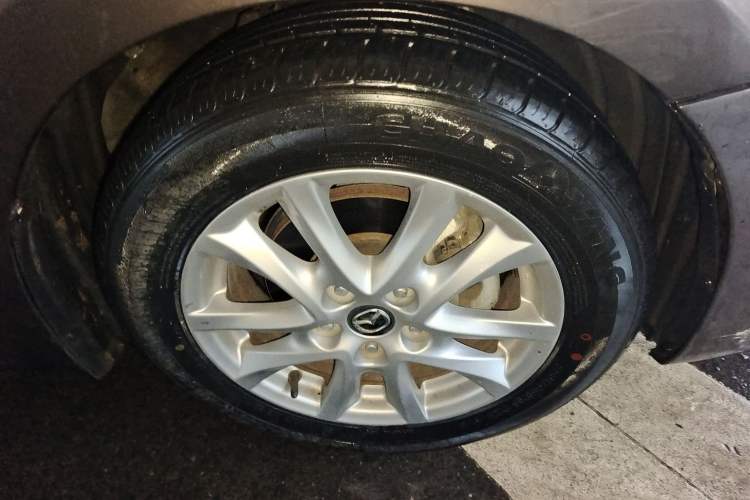 Used Mazda 3 Axela 2014 Sedan 1.5L Automatic Luxury Model