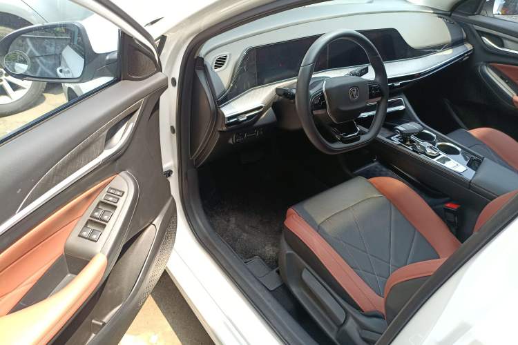 Used CHANGAN Eado 2023 Changan Edition PLUS Blue Whale NE 1.4T GDI DCT Prestige Version