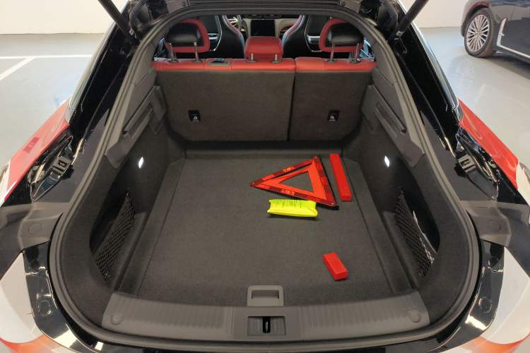 Used Hongqi H6 2025 2.0T ZhiShang Version Trunk