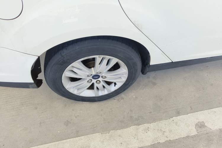 Used Ford Focus 2012 Sedan 1.6L Manual Comfort Model