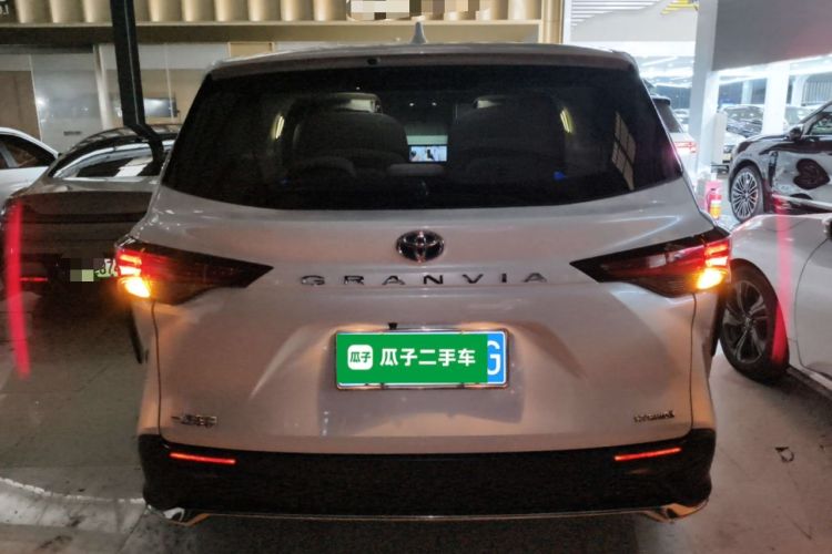 Used Toyota Granvia 2023 2.5L Hybrid Comfort Edition