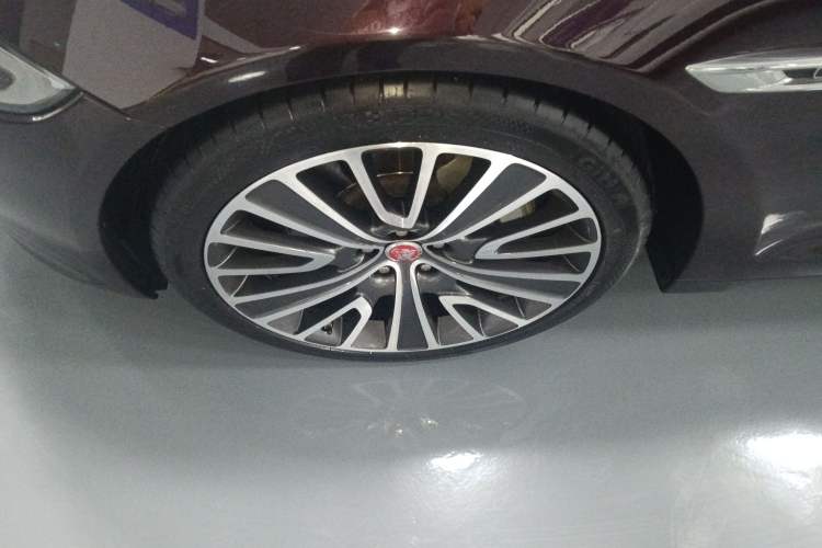 Used Jaguar XJ 2018 XJL 3.0 SC Two-Wheel-Drive Panoramic Business Edition