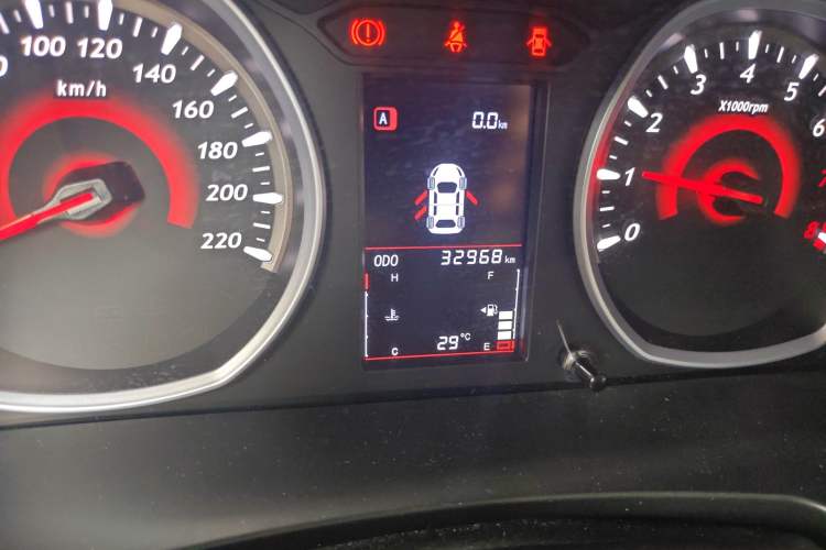 Used Soueast DX3 2016 1.5L Manual Flagship Version Odometer Close Up