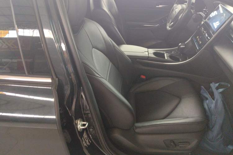 Used Toyota Avalon 2022 2.0L Luxury Edition