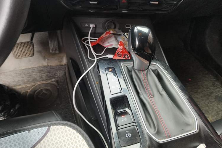 Used MG 5 2021 180 DVVT CVT Youth Luxury Edition Gear Lever