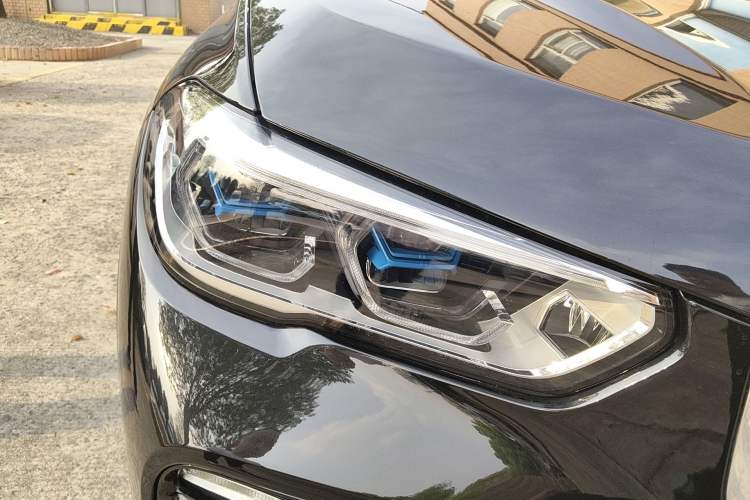 Used BMW X5 New Energy 2021 xDrive45e M Sport Package Right Front Headlight