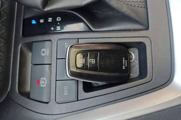 Used Toyota RAV4 2021 2.0L CVT Two-Wheel Drive Fashion PLUS Edition
