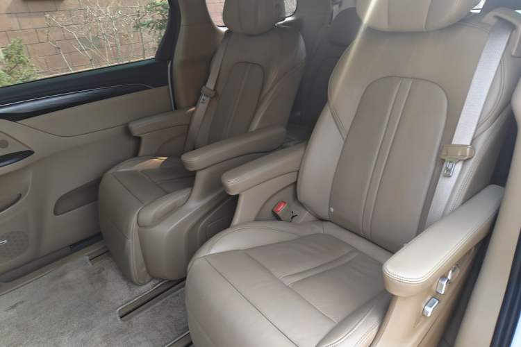 Used Buick GL8 2021 ES Land Cruiser 653T Flagship Model