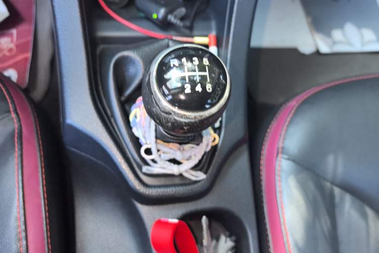 Used Soueast V6 Lingshi 2014 1.5T Manual Qukong Edition
