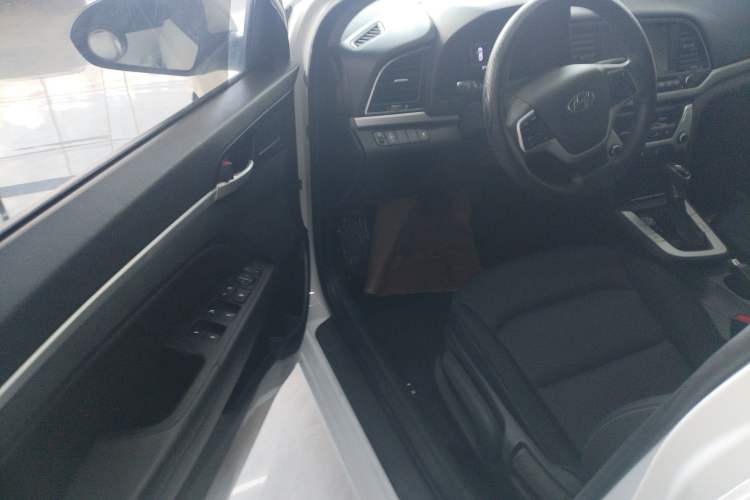 Used Hyundai Elantra (6th Generation / Lingdong) 2016 1.6L Automatic ZhiXuan – Elite Version