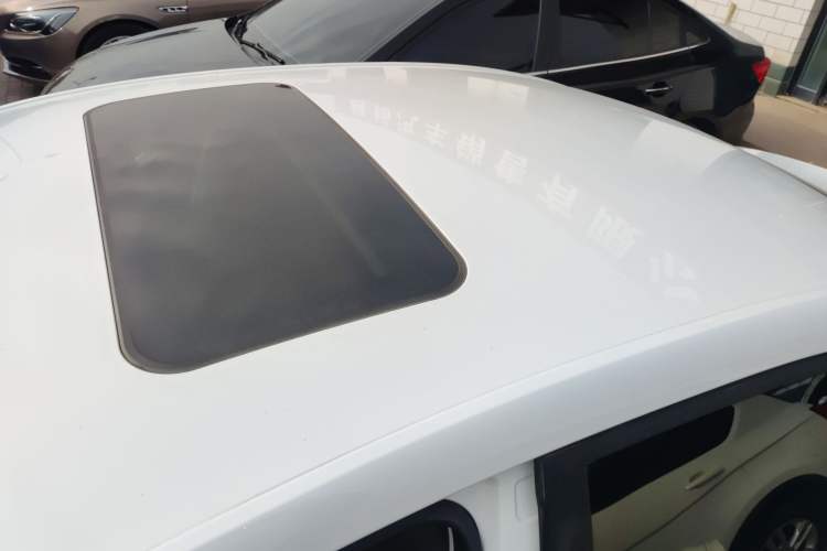 Used Roewe i5 2020 1.5L Manual 4G Connect Leehao Flagship Edition Roof