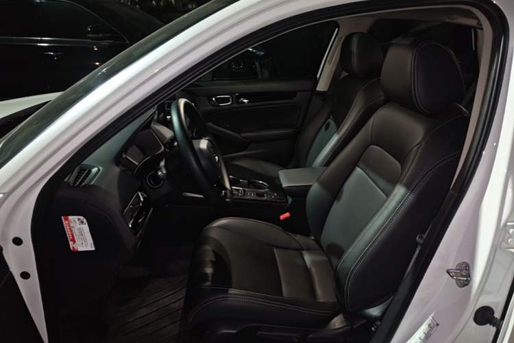 Used Honda Civic 2023 240TURBO CVT Dynamic · Center Stage Special Edition