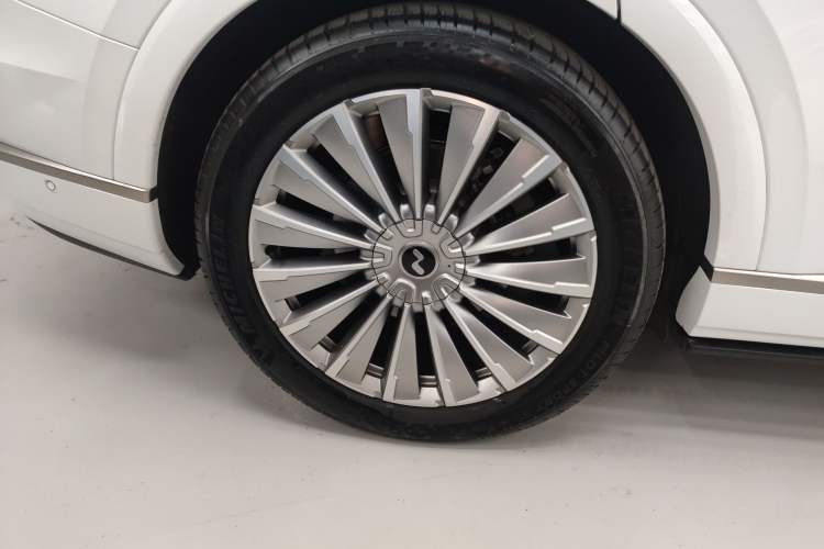 Used ONVO Luxeed L90 2025 Model—Ultra Six-Seater Version