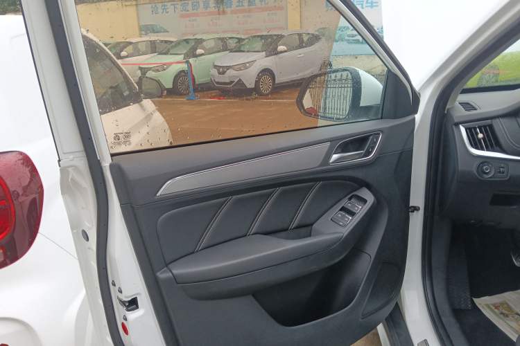 Used Roewe RX5 2016 20T Two-Wheel Drive Automatic Internet Smart Edition